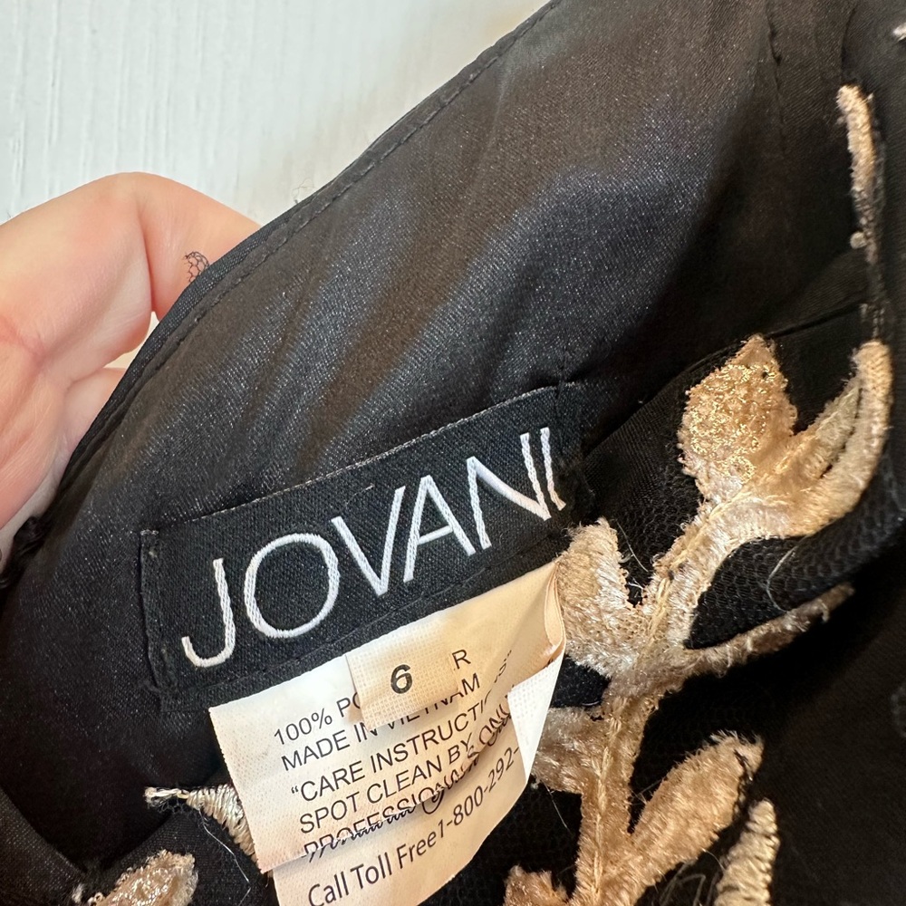Jovani size 6 off the shoulder embellished gown - Picture 5 of 8